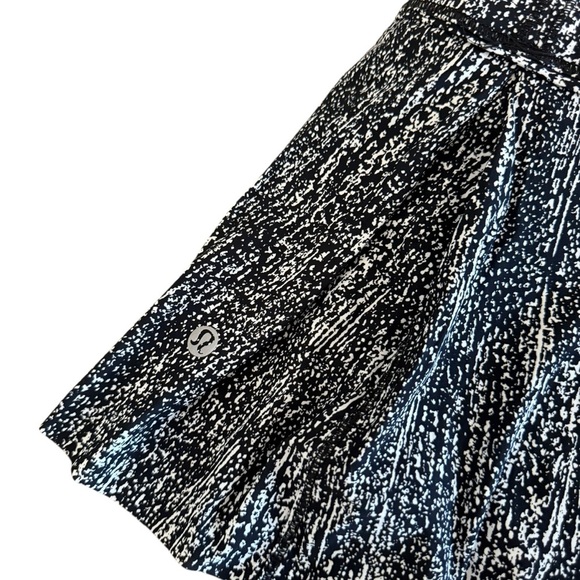 Lululemon Athletica Lost In Pace Black and White Pleated Mini Skirt Like New - Picture 8 of 9